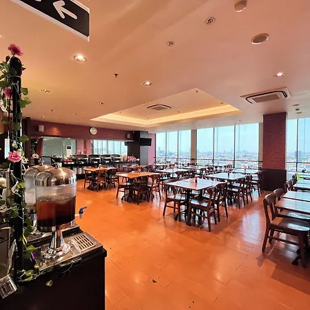 Hotel 88 Embong Malang Tunjungan Surabaya By Wh - Breakfast With The Best View On The Highest Floor And Strategic Location In The City Center-2